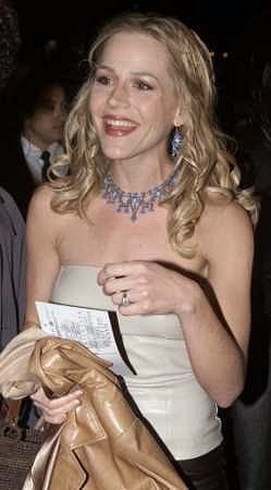 julie02.jpg